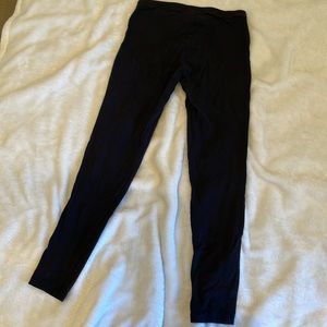 Womens black legging in great condition